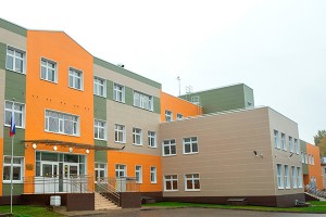 Объекты завершенного строительства: здание общеобразовательной школы п. Осельки, Ленинградская область.